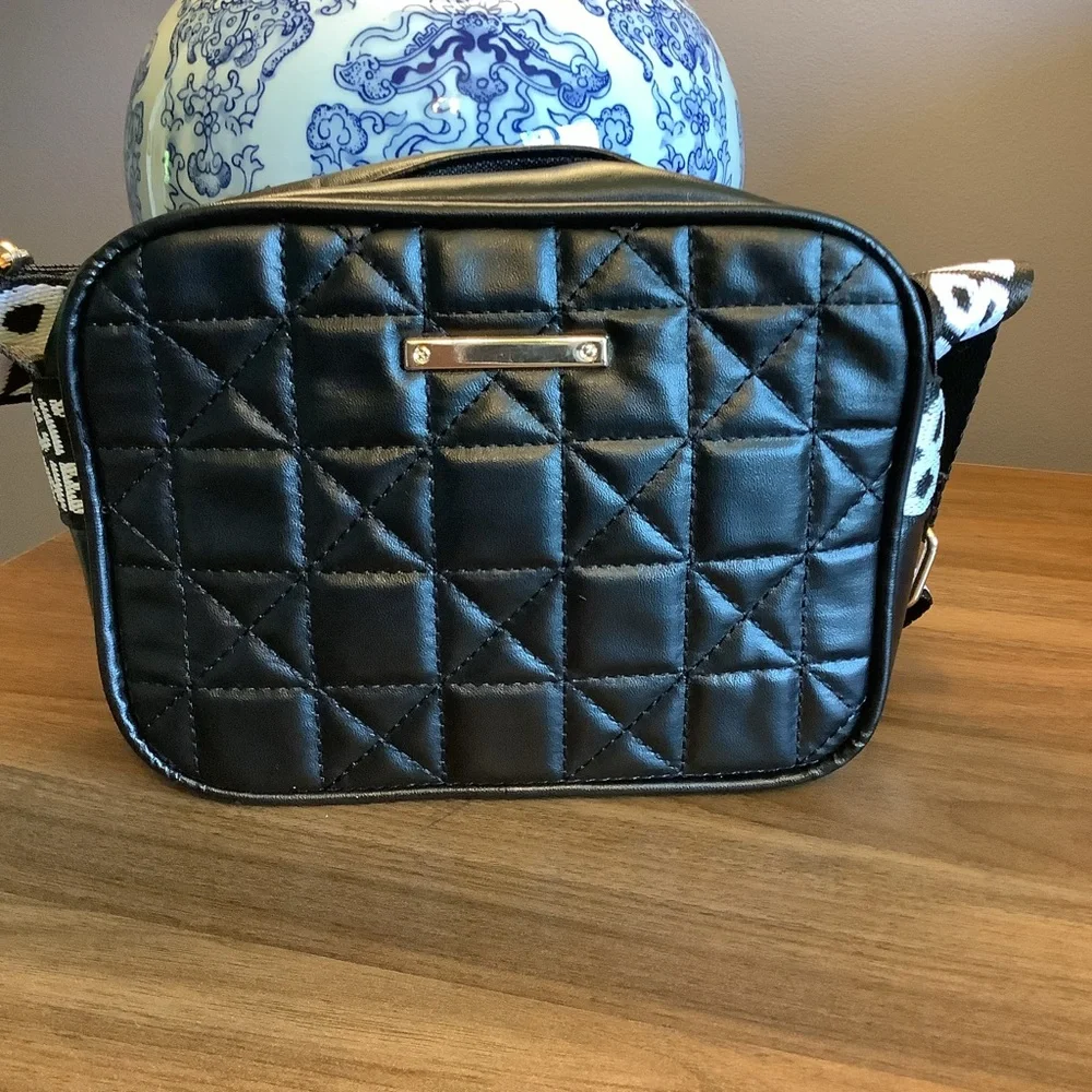 N/A stylish black